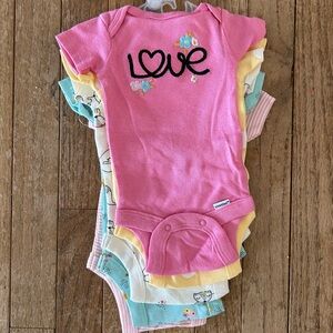 Gerber Newborn Onsie Set *NEW*